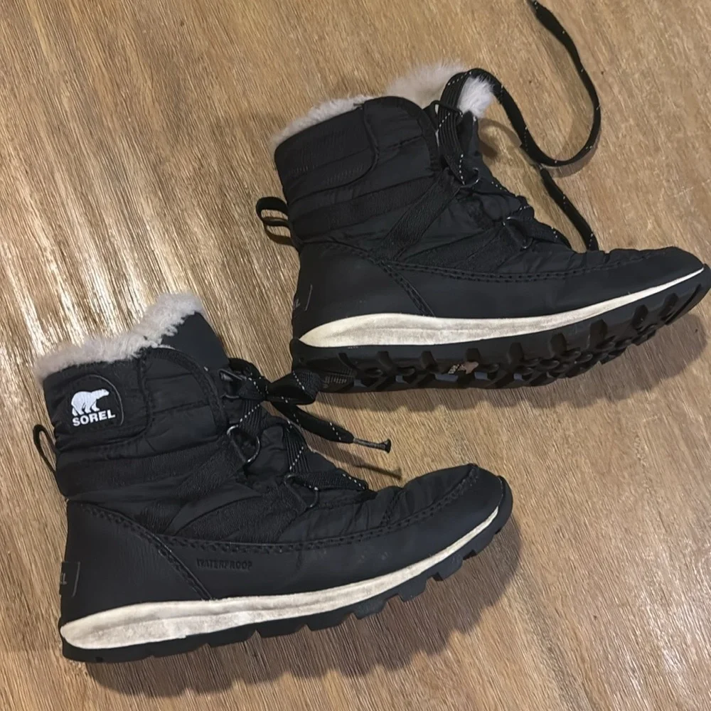 Sorel Kids' Whitney Black Waterproof Shearling Winter Booties Size 2